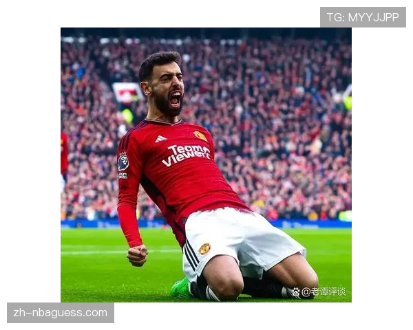 曼联边路向中路传球成功率仅32%位列英超第17位，肋部渗透场均成功次数4.2次